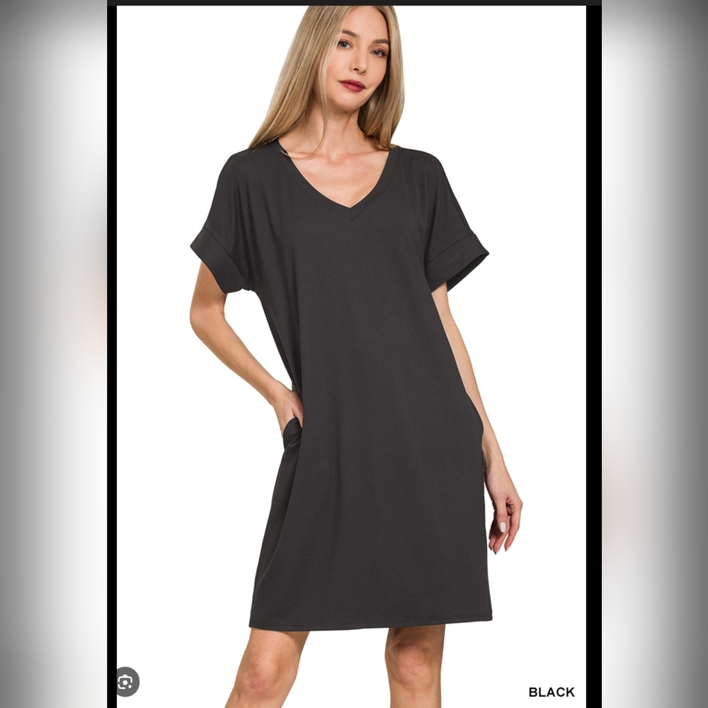 Zenana Outfitters V-Neck Short Sleeve Dress